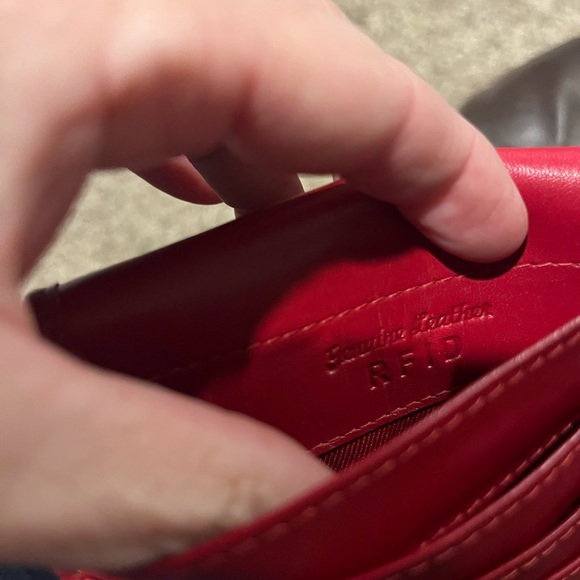 Red purse - Picture 2 of 2